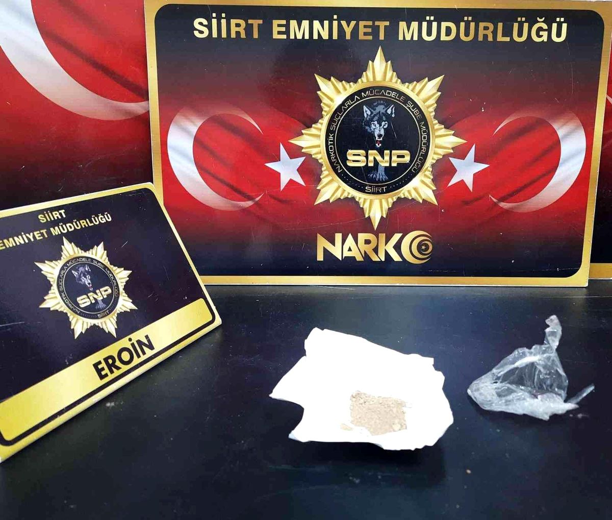 Siirt\'te şüpheli şahıs ağzında uyuşturucu madde ile yakalandı