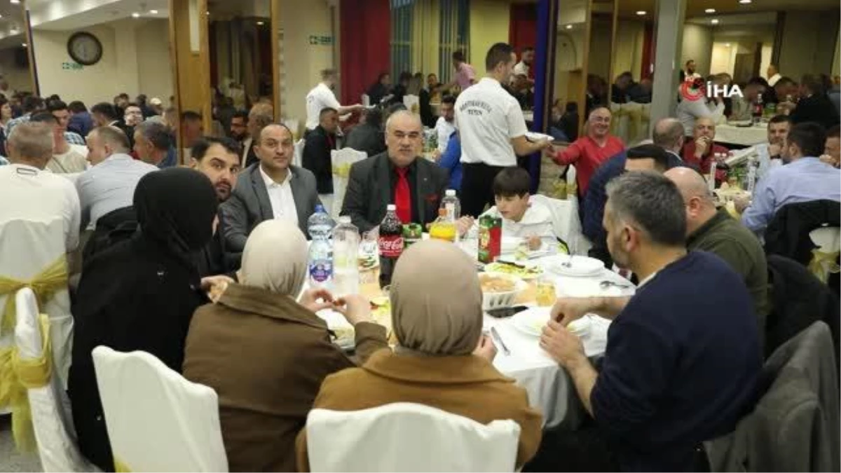 Sırbistan\'taki Müslüman Boşnaklar, Bursa Büyükşehir Belediyesinin iftar programında buluştu