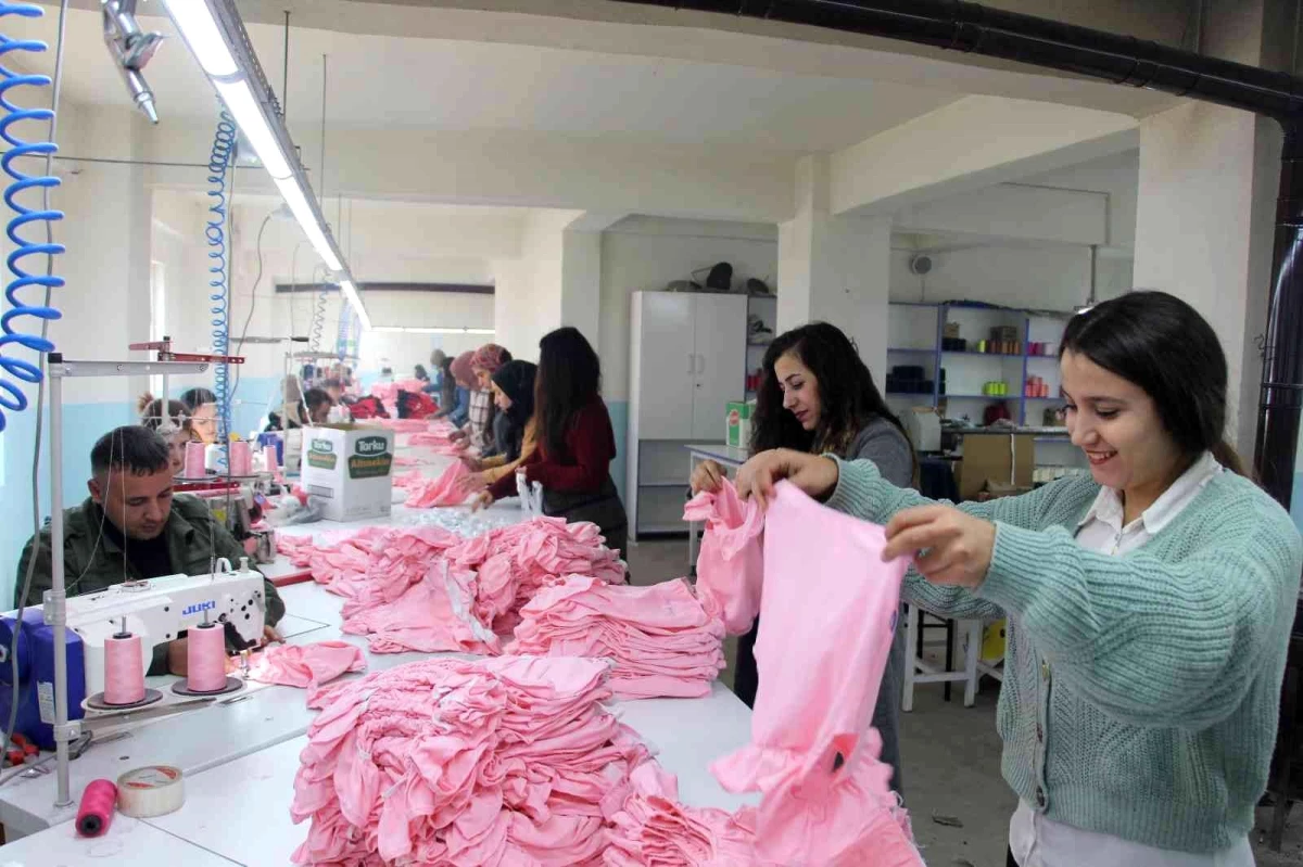 Şırnak\'ta devlet destekli kurulan fabrika 100 kişiye ekmek kapısı oldu