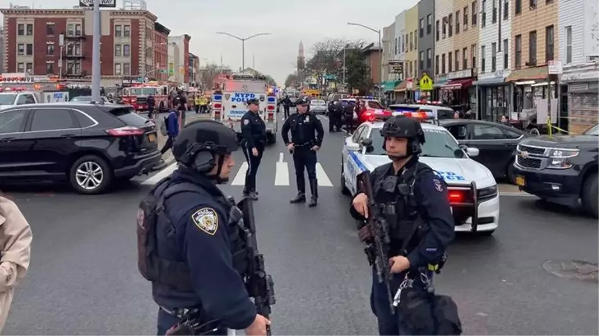 New York metrosunda silahlı saldırı! 6 kişi vuruldu, çok sayıda patlayıcı ele geçirildi