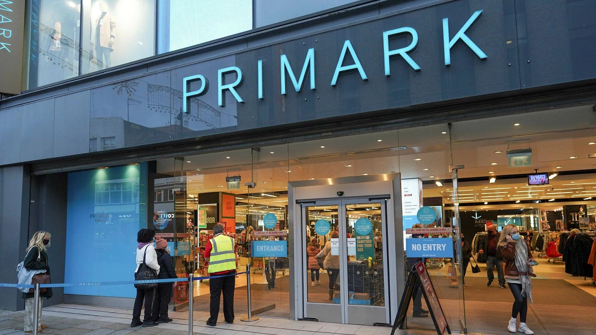 Çok ucuz fiyatlarıyla tanınan Primark, Türkiye\'ye geliyor: Özel ekip gönderip Türkiye pazarını araştırdılar