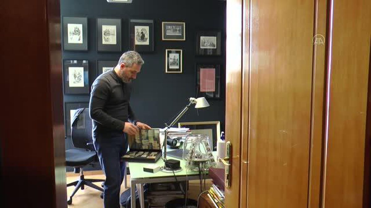 Arnavutluk'ta posta pulu ve banknot koleksiyonculuğu bir asrı aşkın süredir devam ediyor