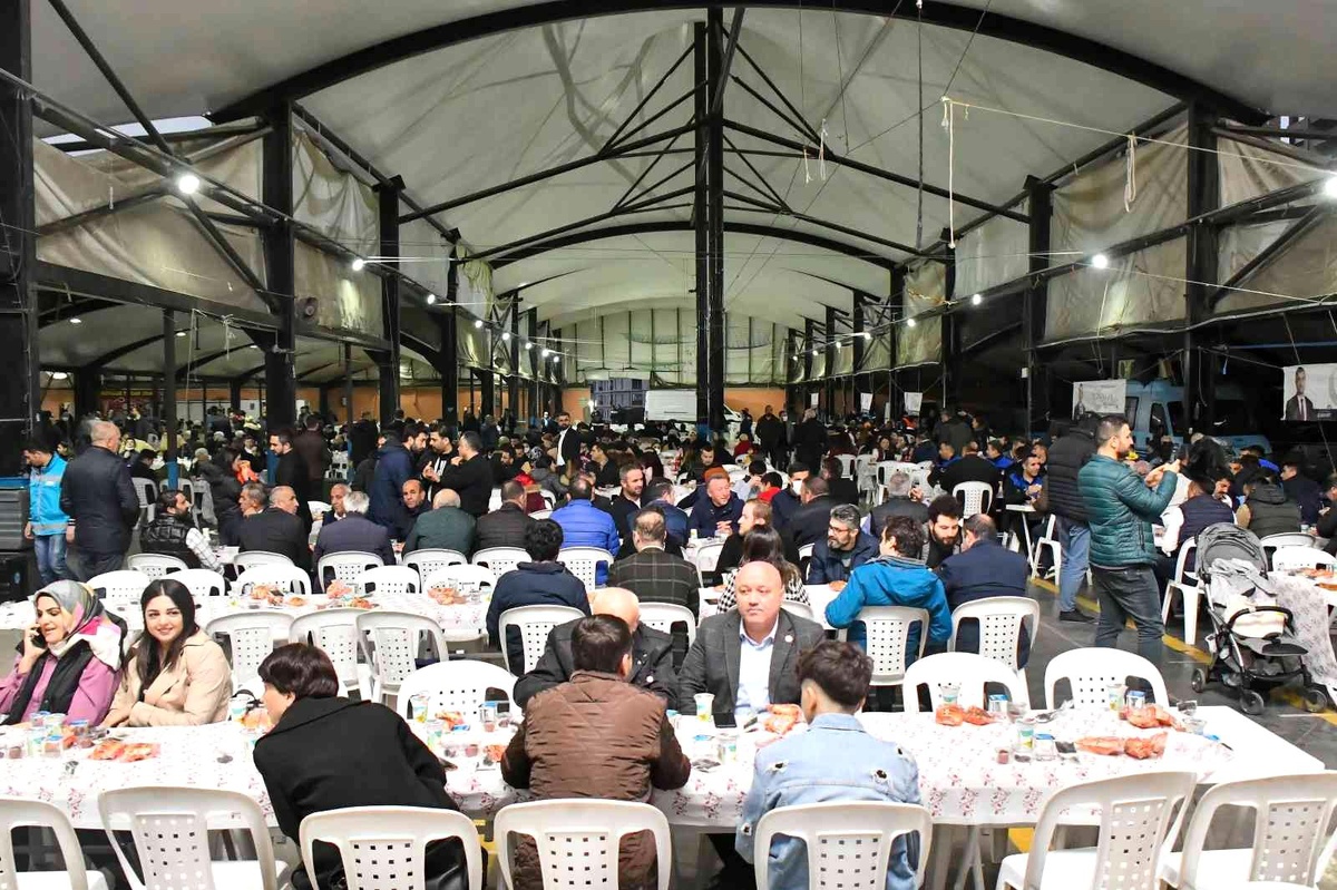 Başkan Bozkurt çalışma arkadaşlarıyla Ramazan sofrasında bir araya geldi