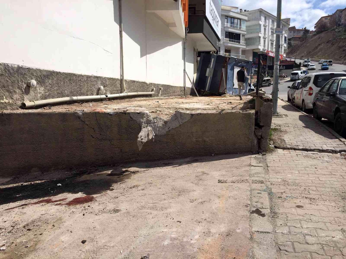 Son dakika haberi | Başkentte freni patlayan dolmuşun kaza anı kamerada