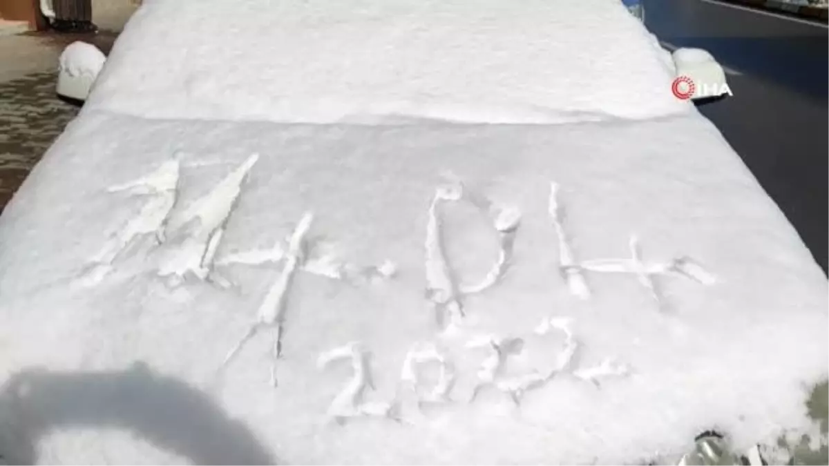 Çekerek'te nisan karı çiçek açan ağaçları karla kapladı