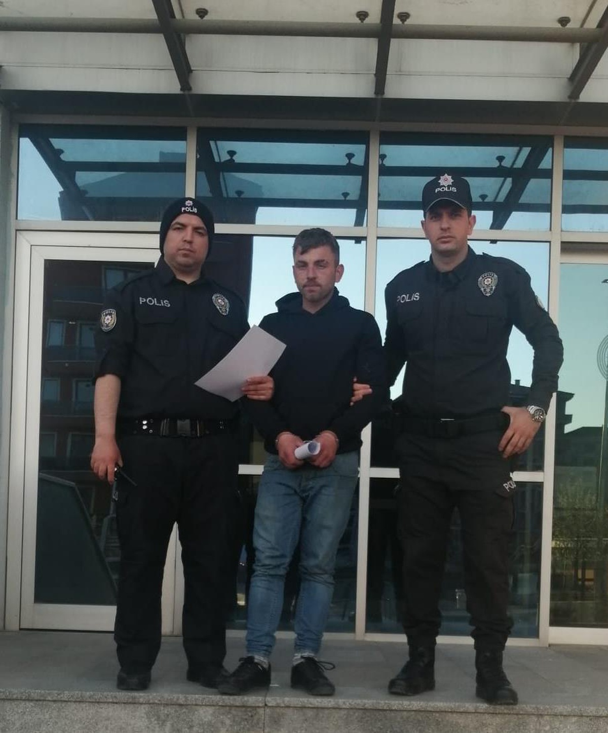 Edirne\'de apartmandan su sayaçlarını çalan kişi tutuklandı