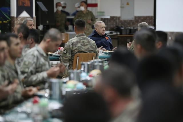 Erdoğan'ın Mehmetçik'e iftar sürpriziyle ilgili dikkat çeken detay! Askerlerin haberi yokmuş