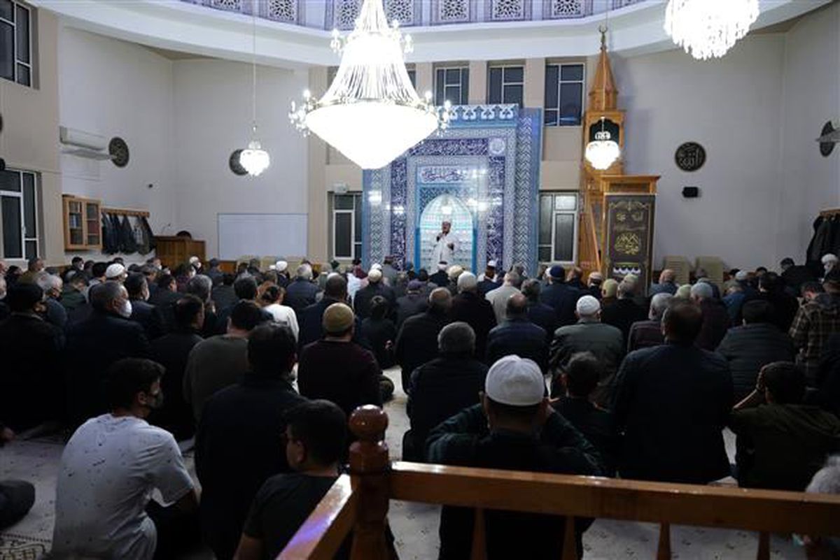 Erzincan\'da "Enderun Usulü" teravih namazı
