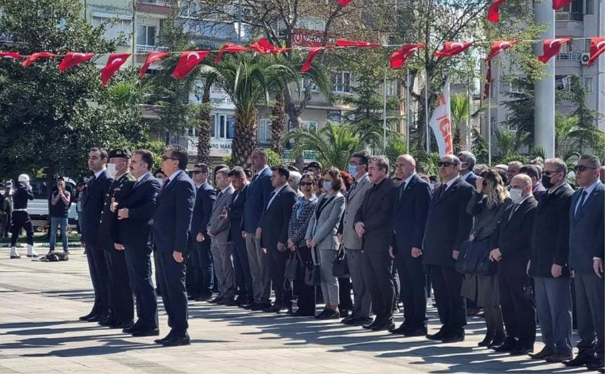 Gazi Mustafa Kemal Atatürk\'ün Edremit\'e 88. yılı düzenlenen törenle kutlandı