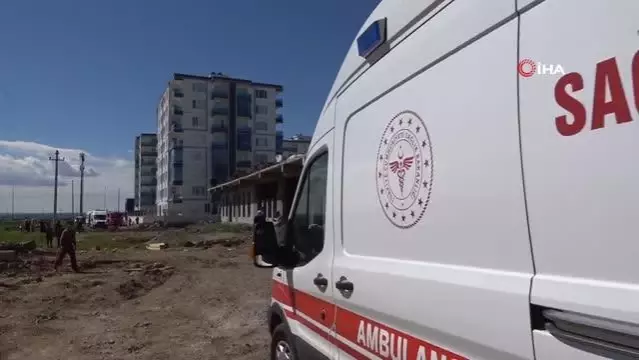 İnşaat halindeki cami kubbesi üzerindeki işçilerle böyle çöktü: 5 yaralı