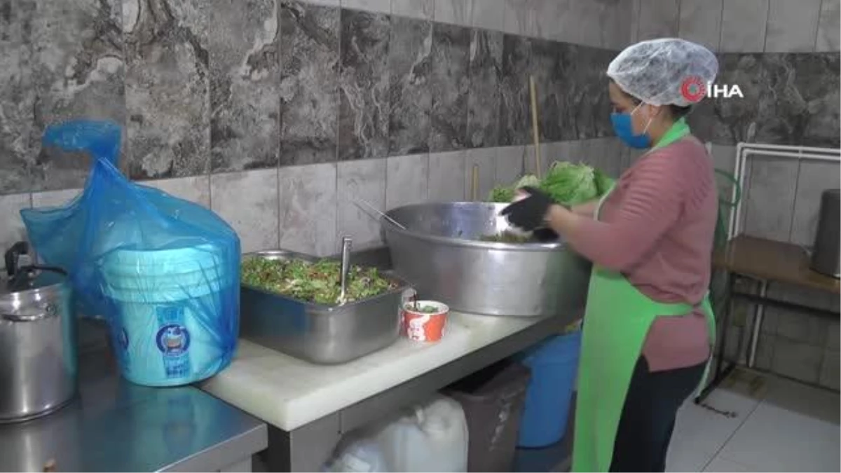 İskilip Belediyesi\'nden Ramazan ayında sıcak hizmet: Günlük 500 kişiye yemek veriliyor