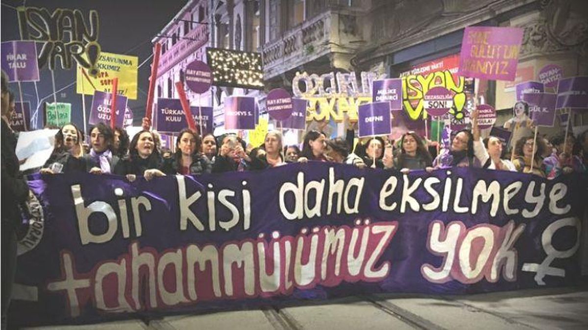 Kadın Cinayetlerini Durduracağız Platformu\'na kapatma davası açıldı! Derneğe destek yağdı