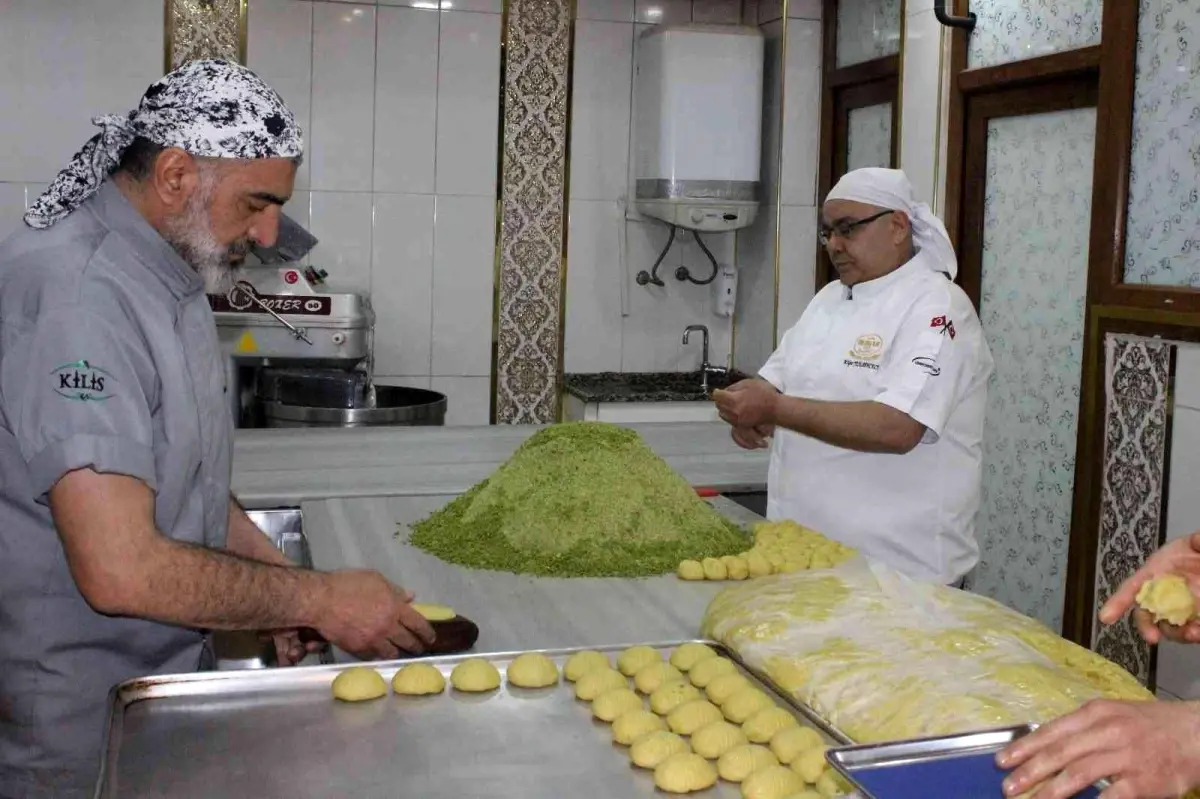 Kilis'te gerebiç tatlısı mesaisi