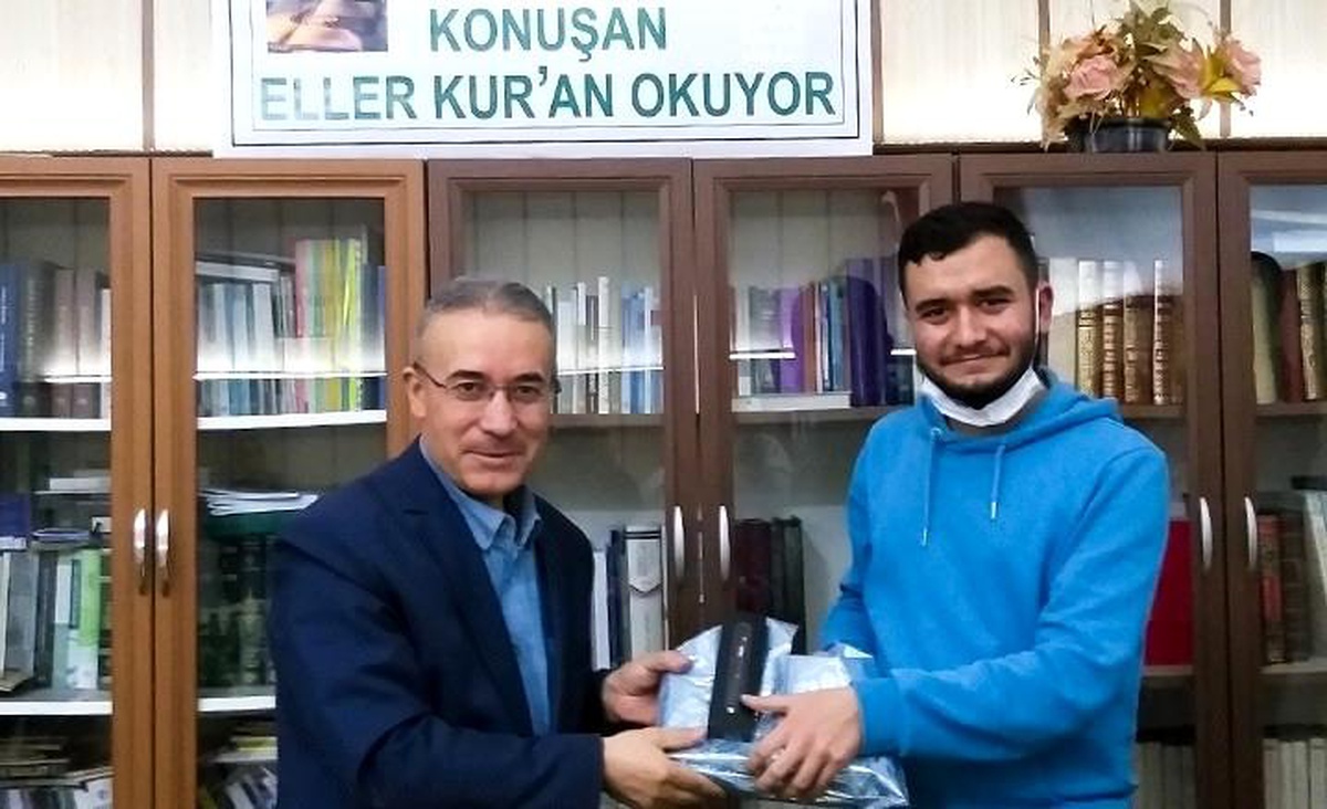 "Konuşan Eller Kur\'an Okuyor" projesi