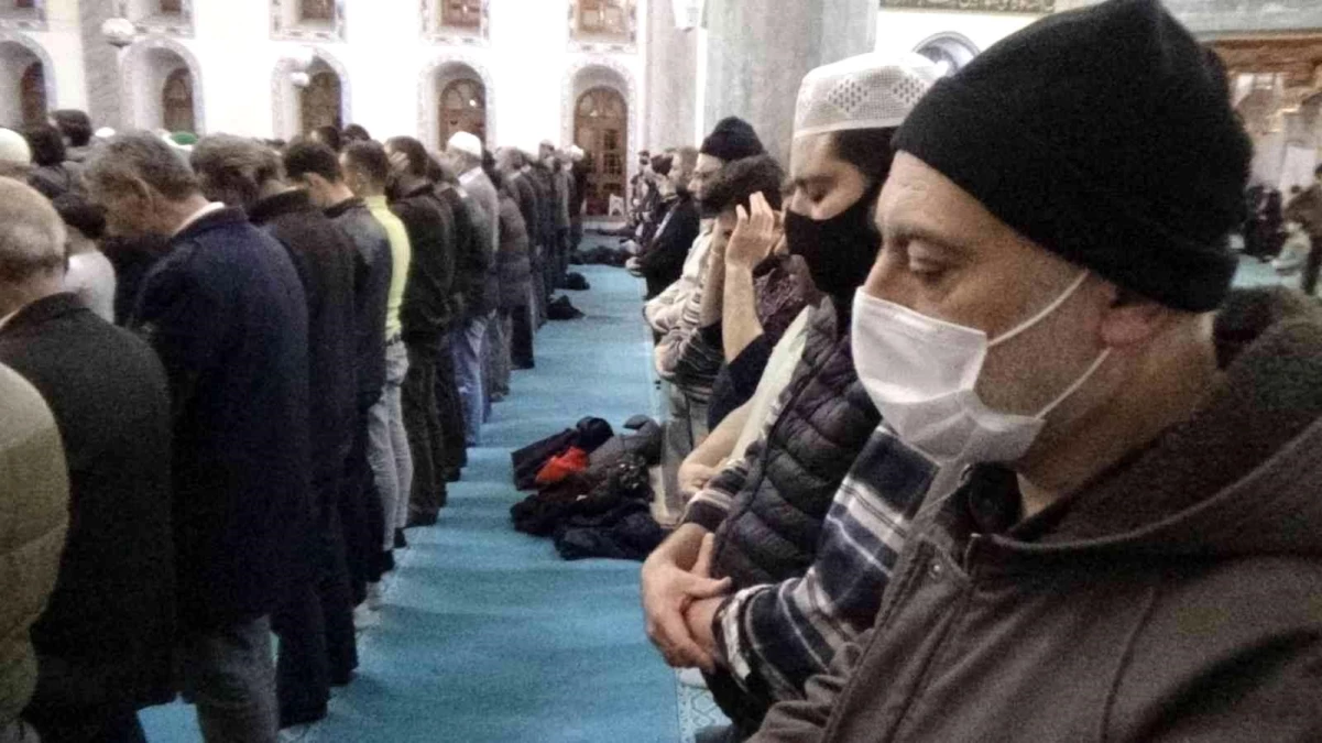 Kütahya'da Enderun usulü teravih namazı