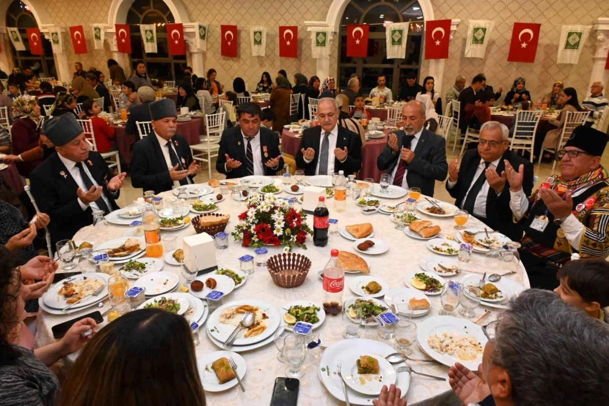 Son dakika haber... Osmaniye\'de şehit aileleri ve gazilere onur yemeği