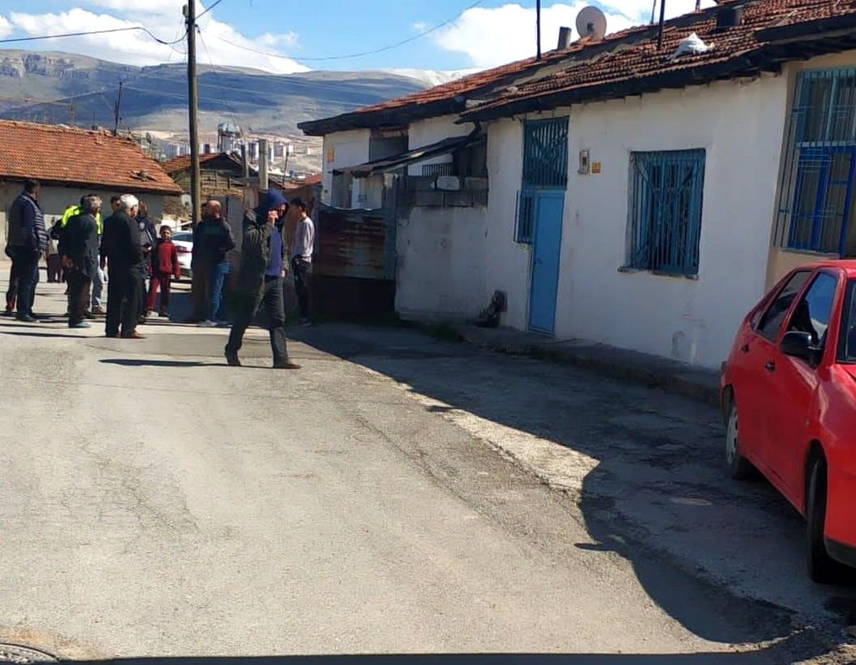 Otomobilin çarptığı 3 yaşındaki çocuk hayatını kaybetti