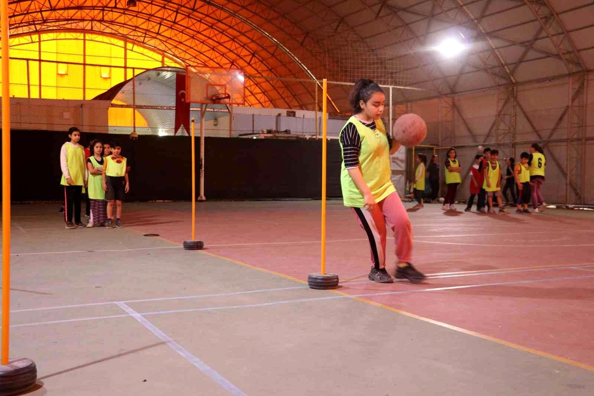 Şanlıurfa\'da çocuklar ara tatili sporla değerlendiriyor