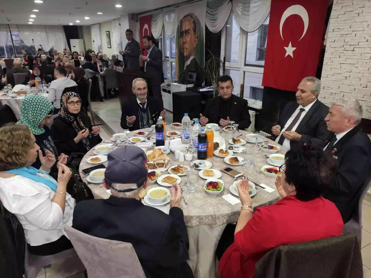 Son dakika haberi... Şehit yakınları ve gaziler iftar yemeğinde buluştu