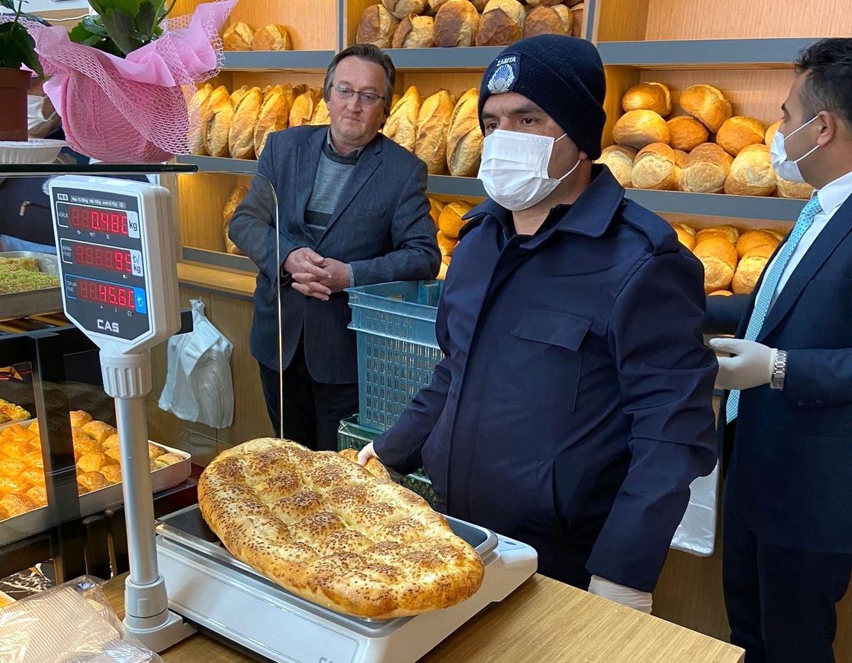 Sungurlu\'da zabıta ekipleri fırınları denetledi