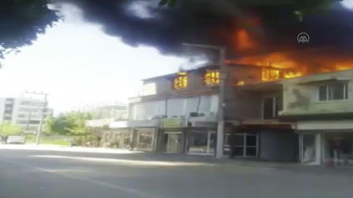Son Dakika | Tekstil atölyesinde çıkan yangında hasar oluştu