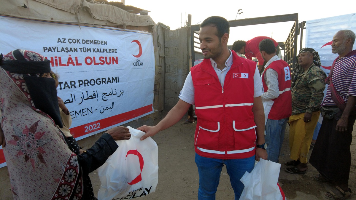 Türk Kızılayından Yemen\'de 750 sığınmacıya iftar