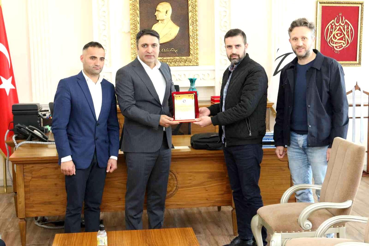 Van\'da engelli derneklerinin yöneticilerinden belediyeye ziyaret