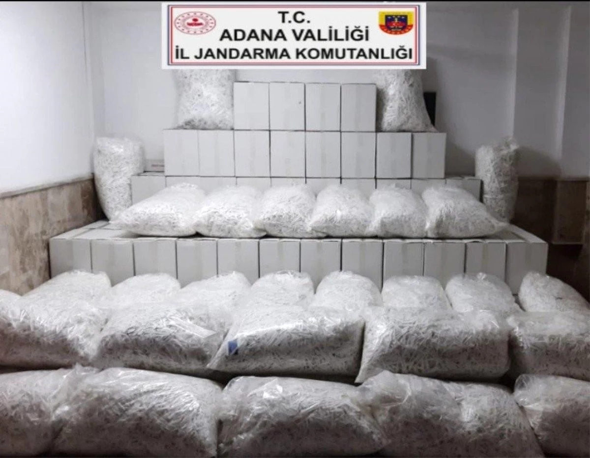 Adana\'da kaçak makaron ve sigara operasyonu