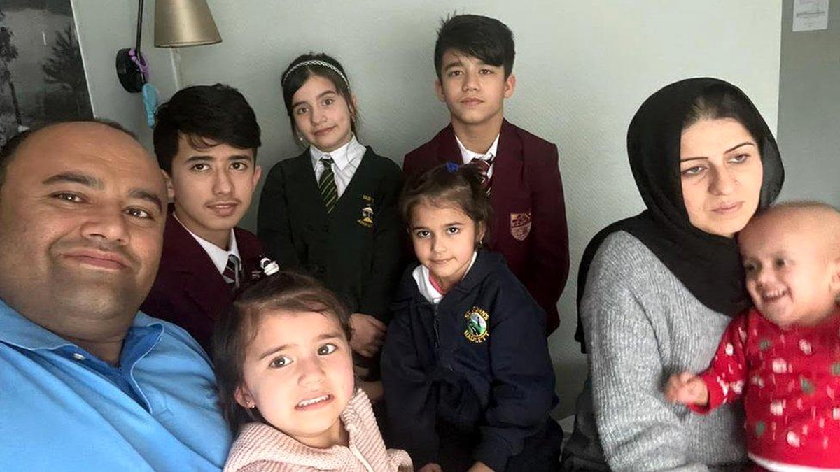 Afganistan\'dan tahliye edilip İngiltere\'ye getirilen mülteciler 7 aydır otelde bekliyor