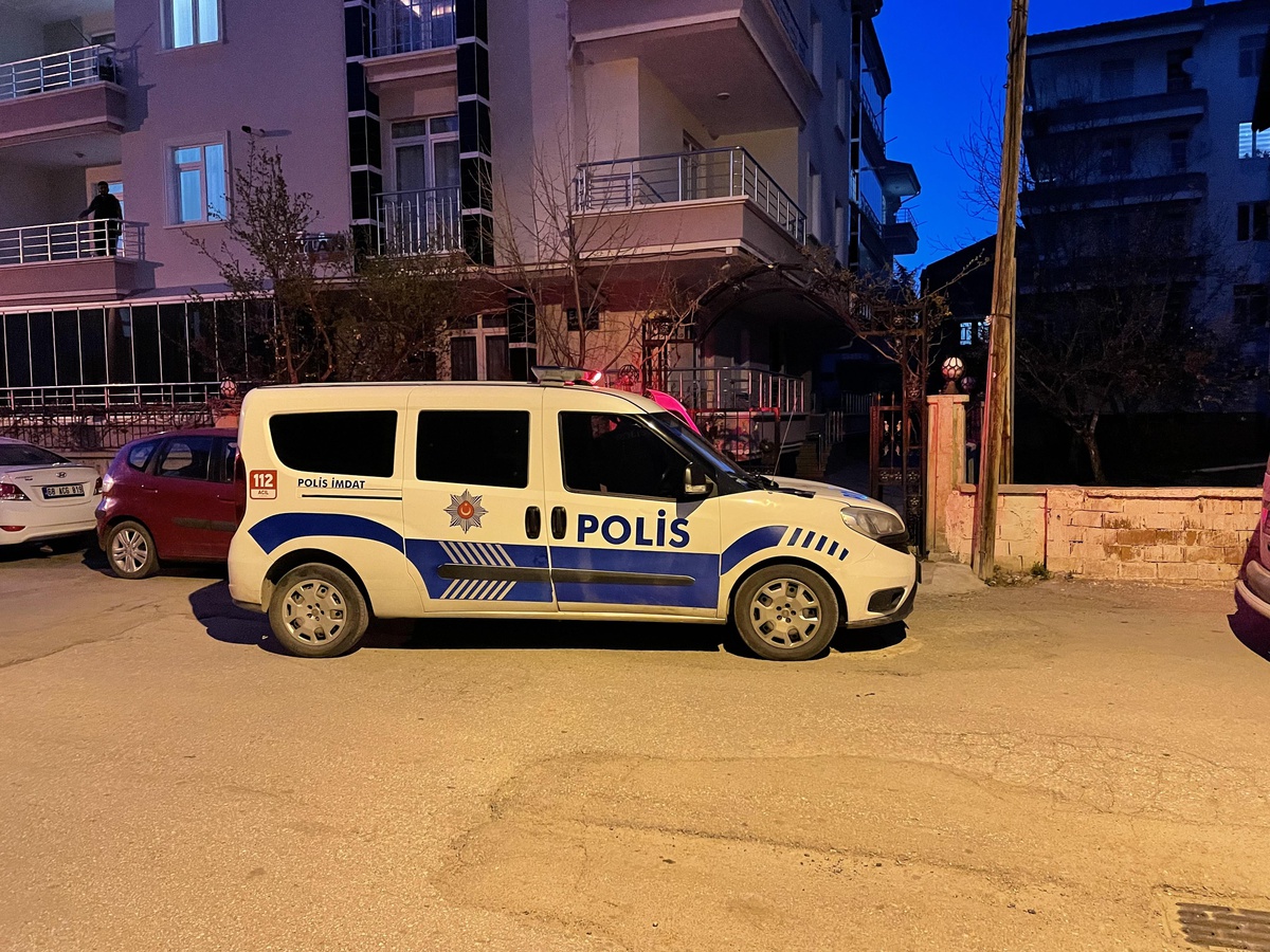 Son dakika haber... Elektrikli ısıtıcının patlaması sonucu çıkan yangında 1 kişi öldü