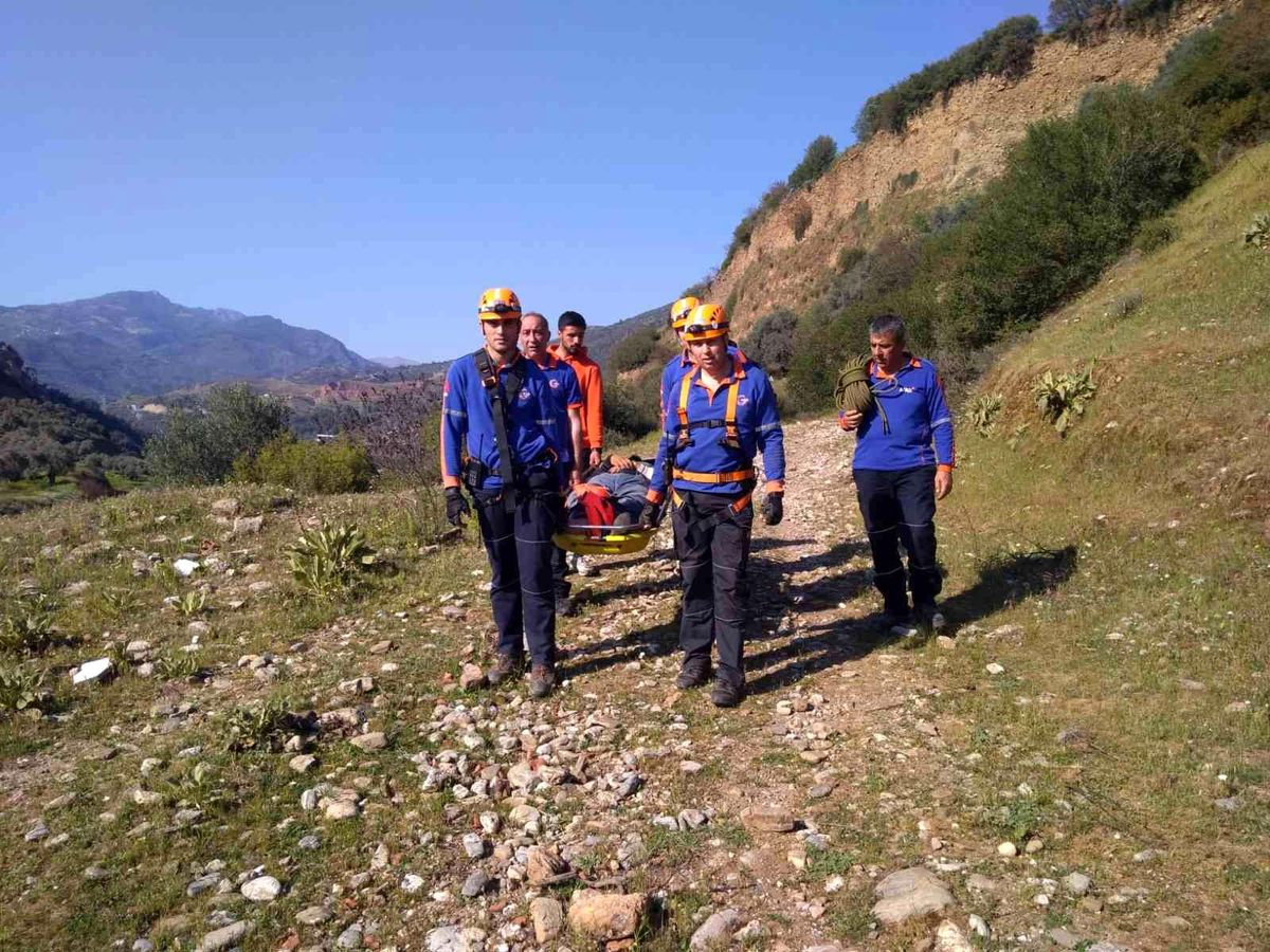 Aydın\'da uçuruma düşen şahsın imdadına AFAD ekipleri yetişti