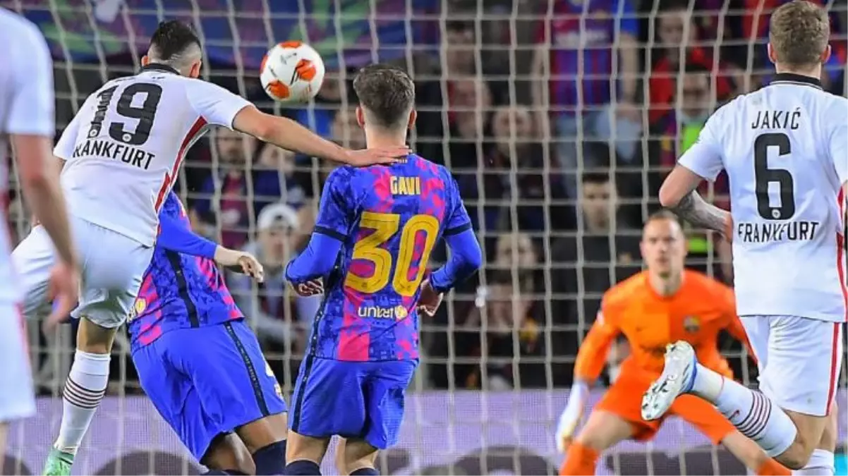 Galatasaray\'ı eleyen Barcelona, Eintracht Frankfurt\'a yenildi