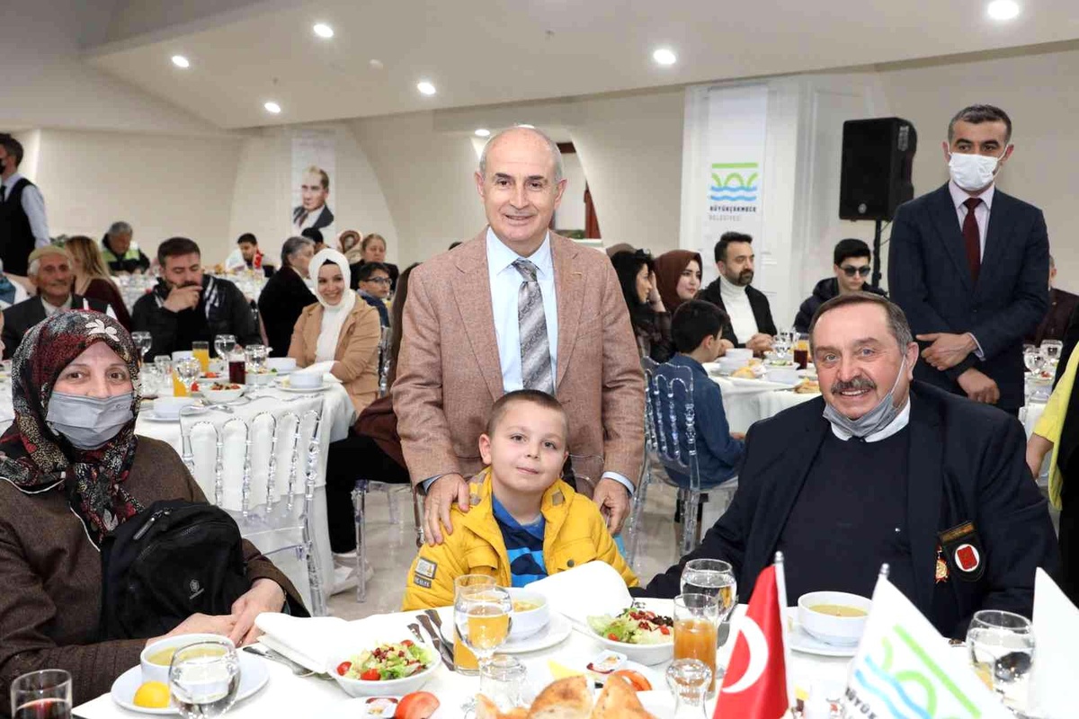 Başkan Akgün gaziler ve şehit aileleri ile iftar yemeğinde bir araya geldi