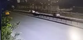 Beşiktaşlı oyuncu Montero'nun trafik kazası yaptığı anlar güvenlik kamerasına yansıdı