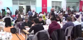 Burdur'da 350 gence esnafın da desteğiyle iftar yemeği