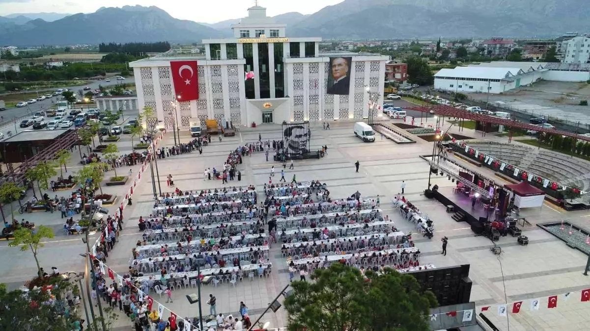 Döşemealtı\'nda 8 mahallede bin kişilik iftar sofrası