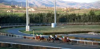 Elazığ'da at yarışı sezonu başladı