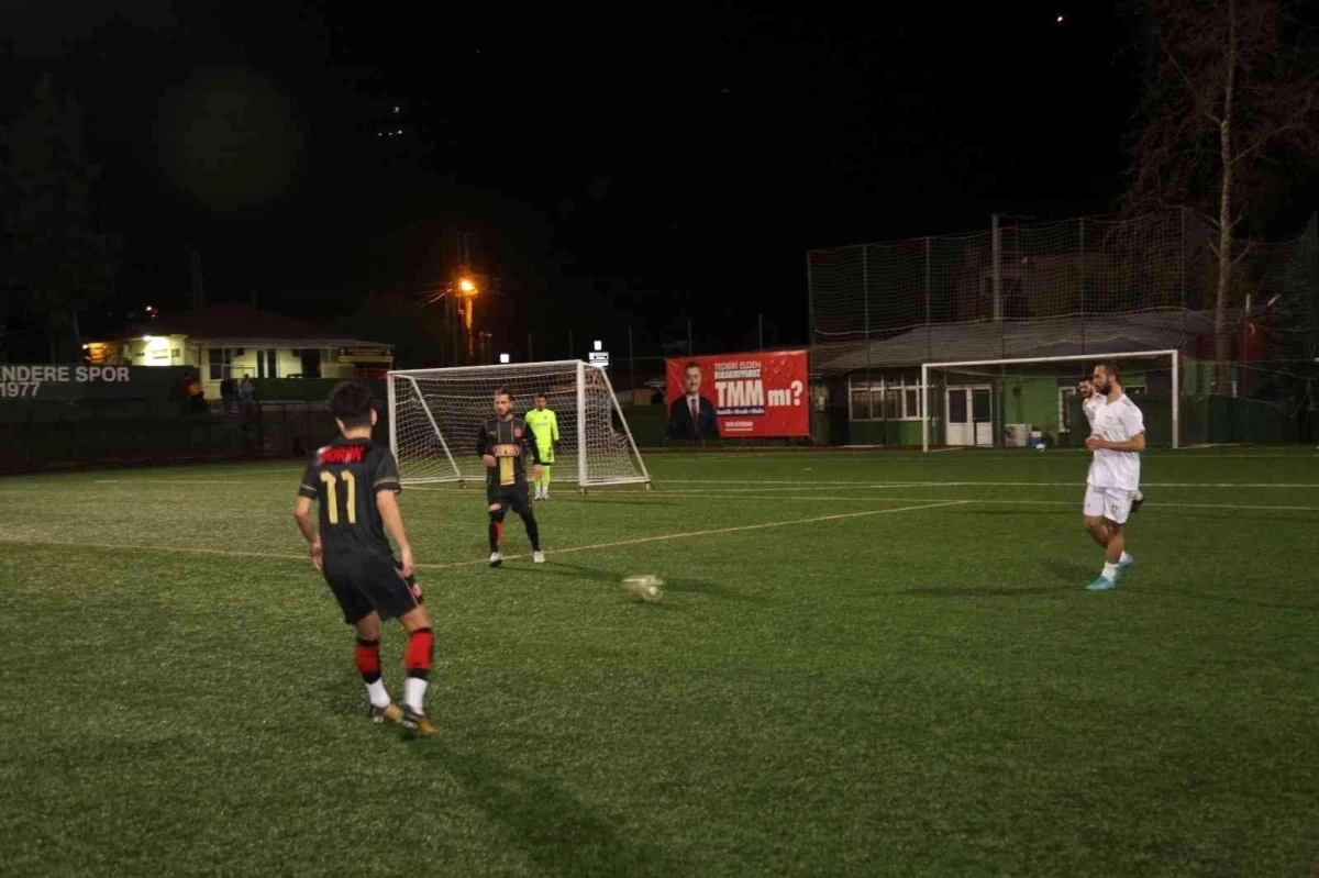 Gölcük\'te 21. Geleneksel Futbol Turnuvası başladı