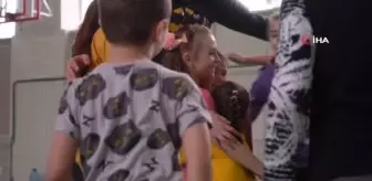 Harkov'da sığınaktaki çocuklara çeşitli gösteriler düzenlendi