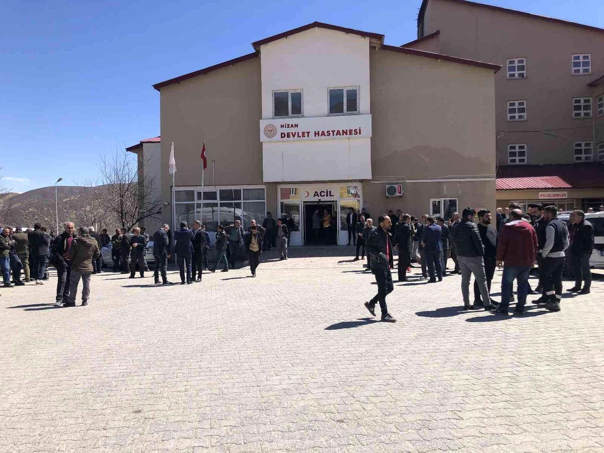 Hizan\'da bıçaklı kavga: 1 ölü