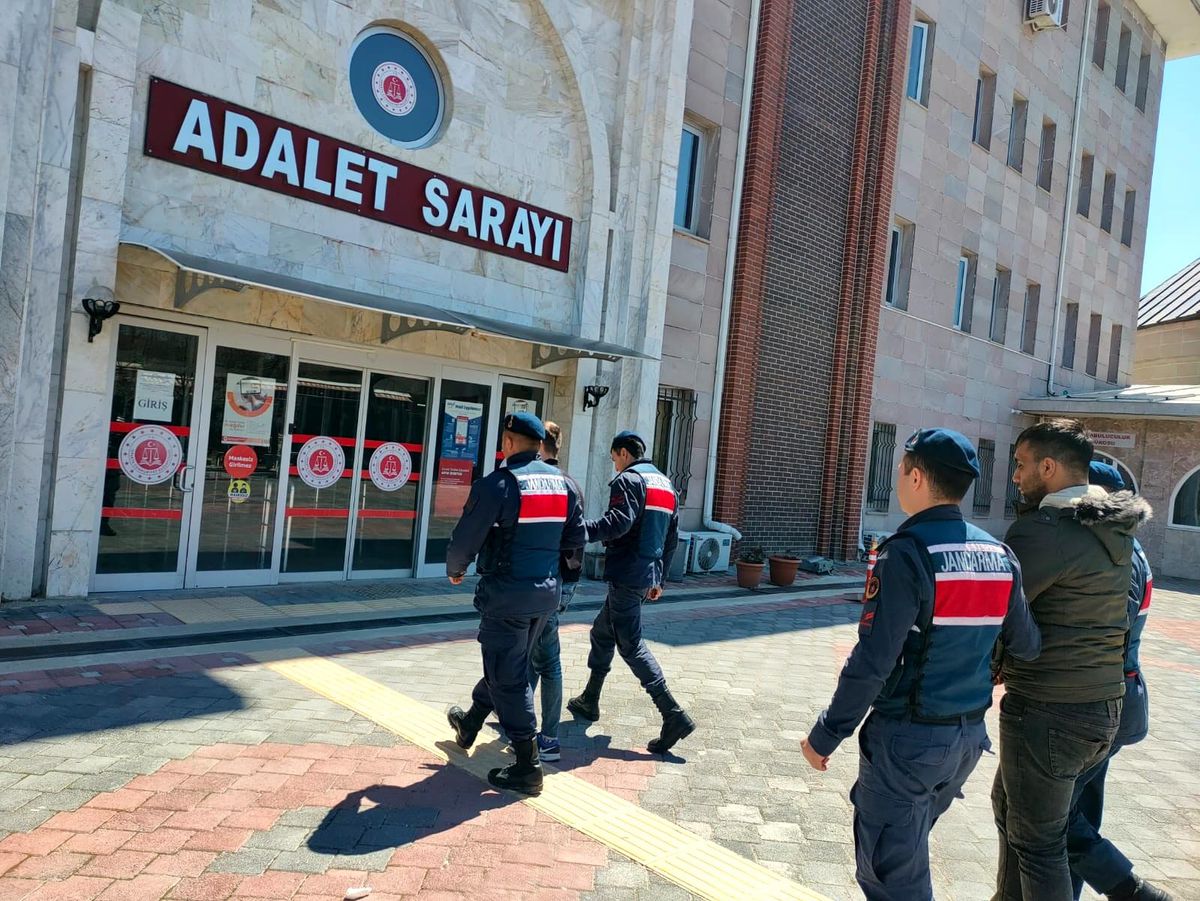 Isparta\'da fabrikadan hırsızlık yapan 2 kişi JASAT\'tan kaçamadı