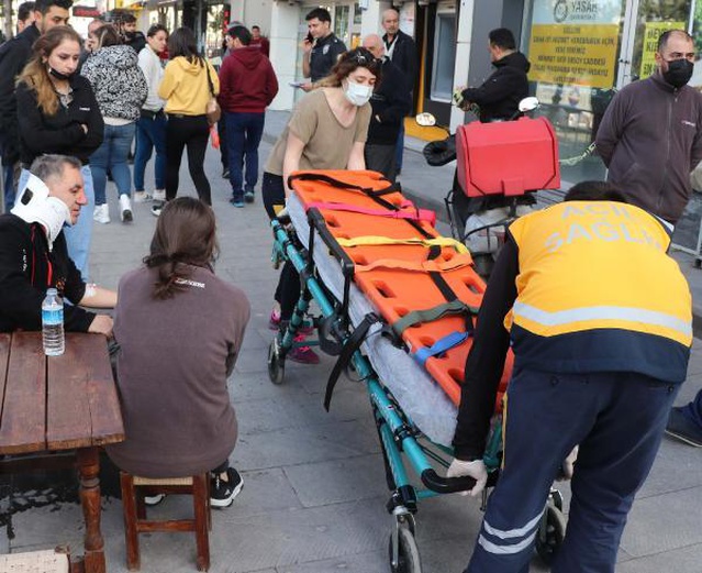 KAYSERİ'DE TRAFİKTE YOL VERME KAVGASI 3 YARALI