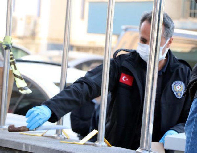 KAYSERİ'DE TRAFİKTE YOL VERME KAVGASI 3 YARALI