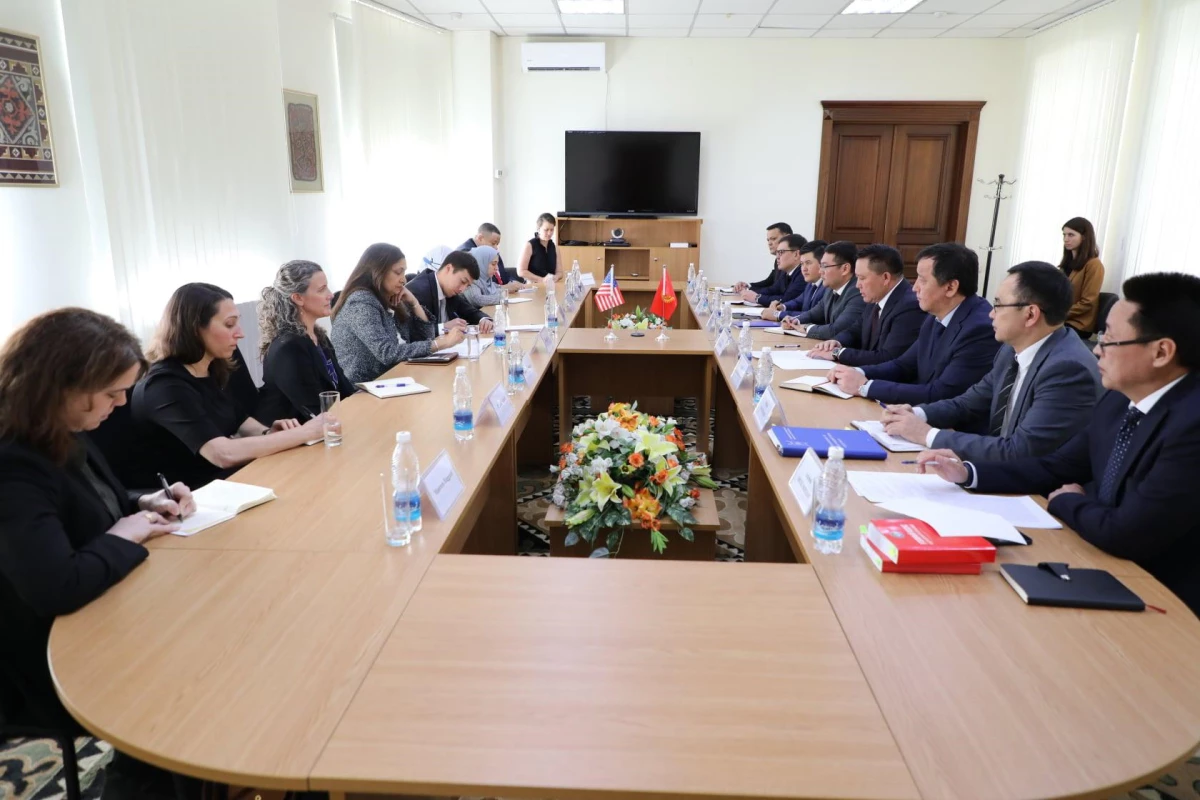 Kırgızistan Başsavcısı Zuluşev, ABD Dışişleri Müsteşarı Zeya ile görüştü