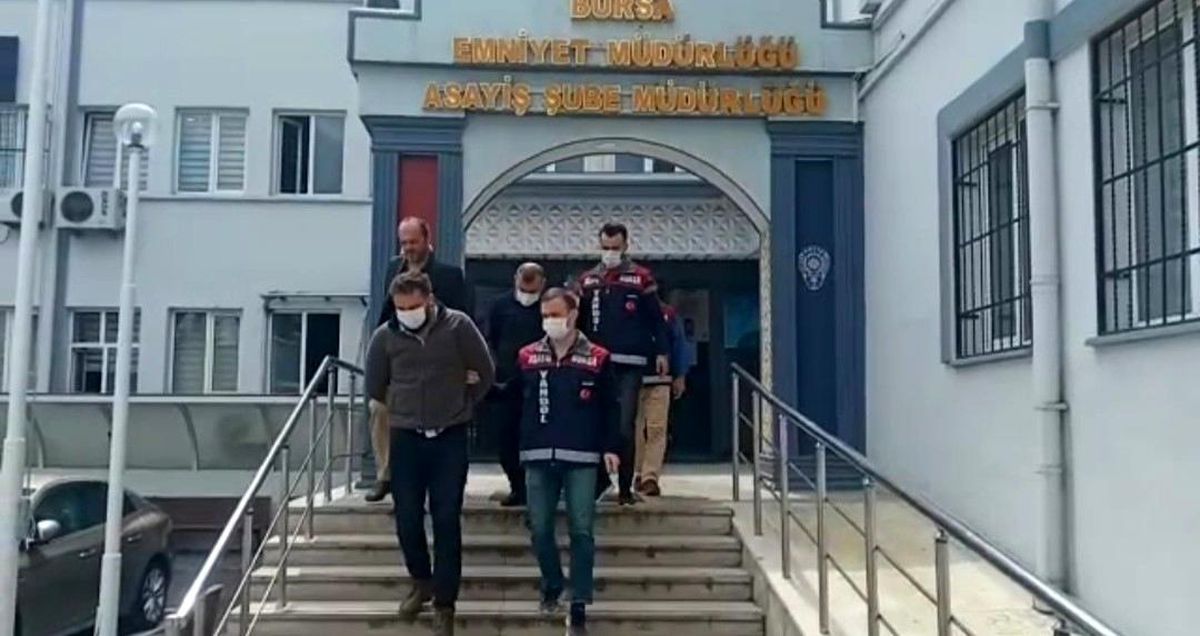 Kuyumculara sahte altın satıyorlardı, 2 kişi tutuklandı
