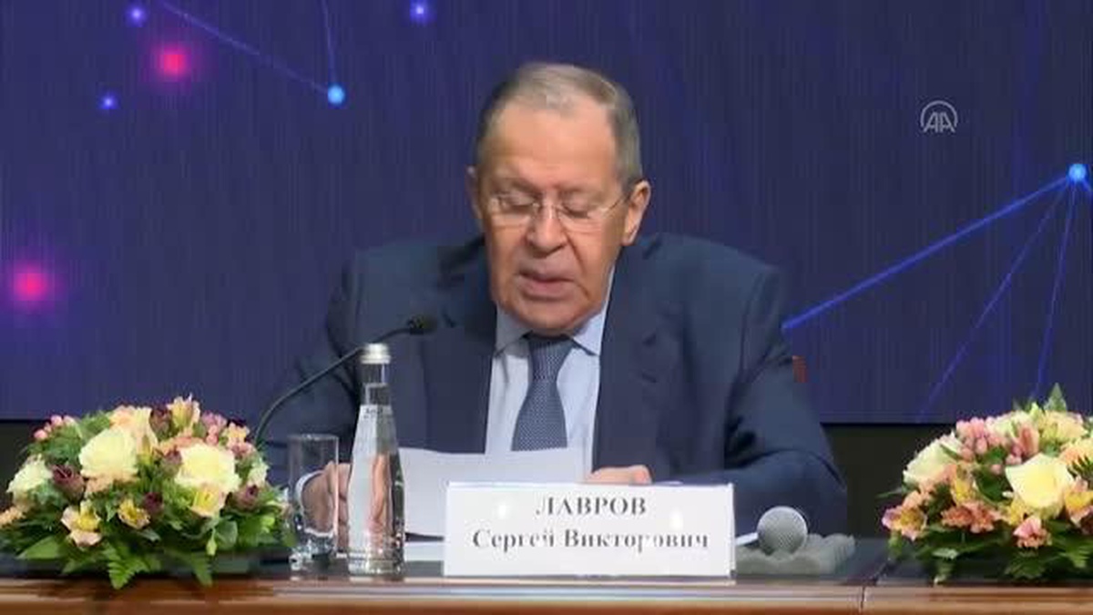 Lavrov, Batı\'nın Ukrayna\'yı Donbas meselesini güçle çözmeye ittiğini söyledi