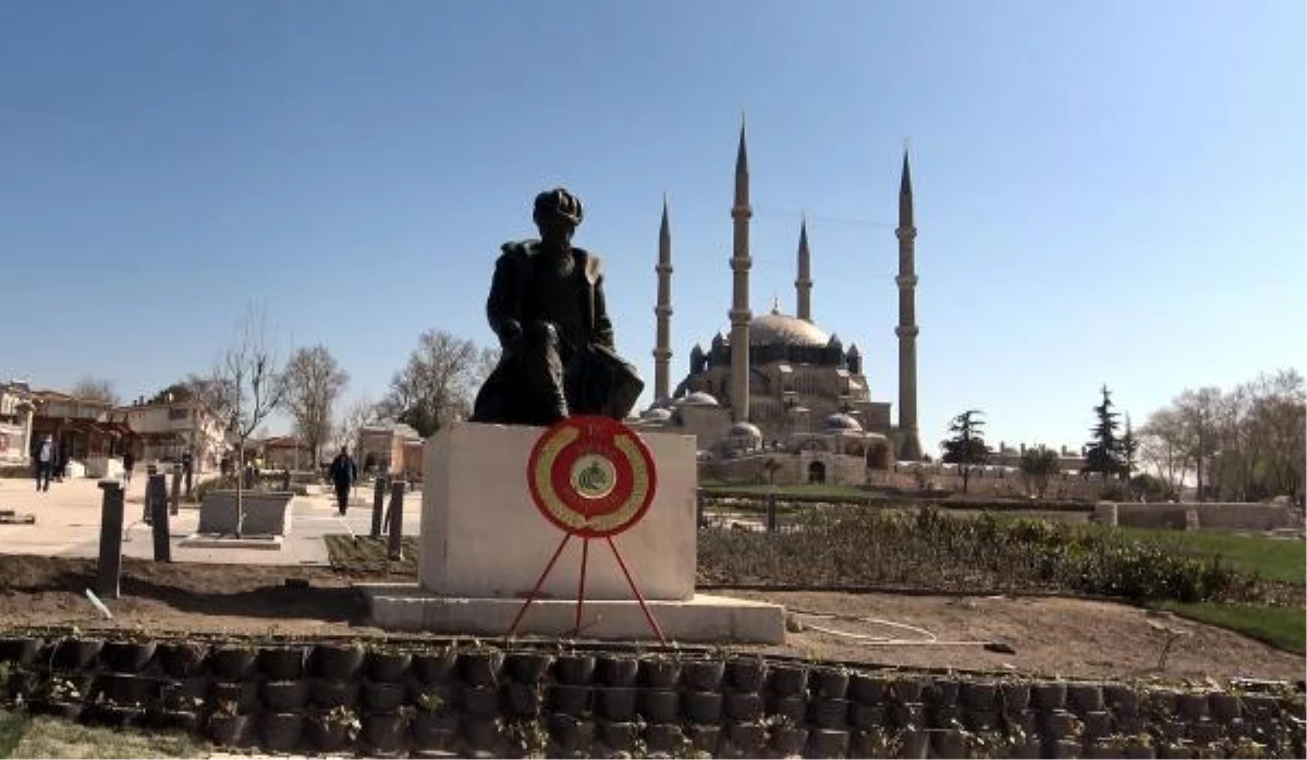 Mimar Sinan'ın heykeli yeniden Selimiye'nin gölgesinde