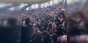 Paris'teki Sorbonne Üniversitesi'nde 'Macron-Le Pen' protestosuDerslerin online olarak devam etmesi kararlaştırıldı