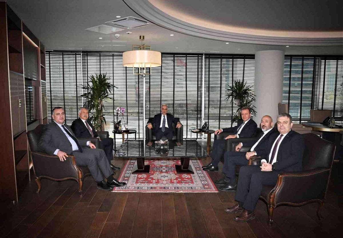 Seçer, Bakan Kirişçi'ye projeleri anlatarak destek istedi
