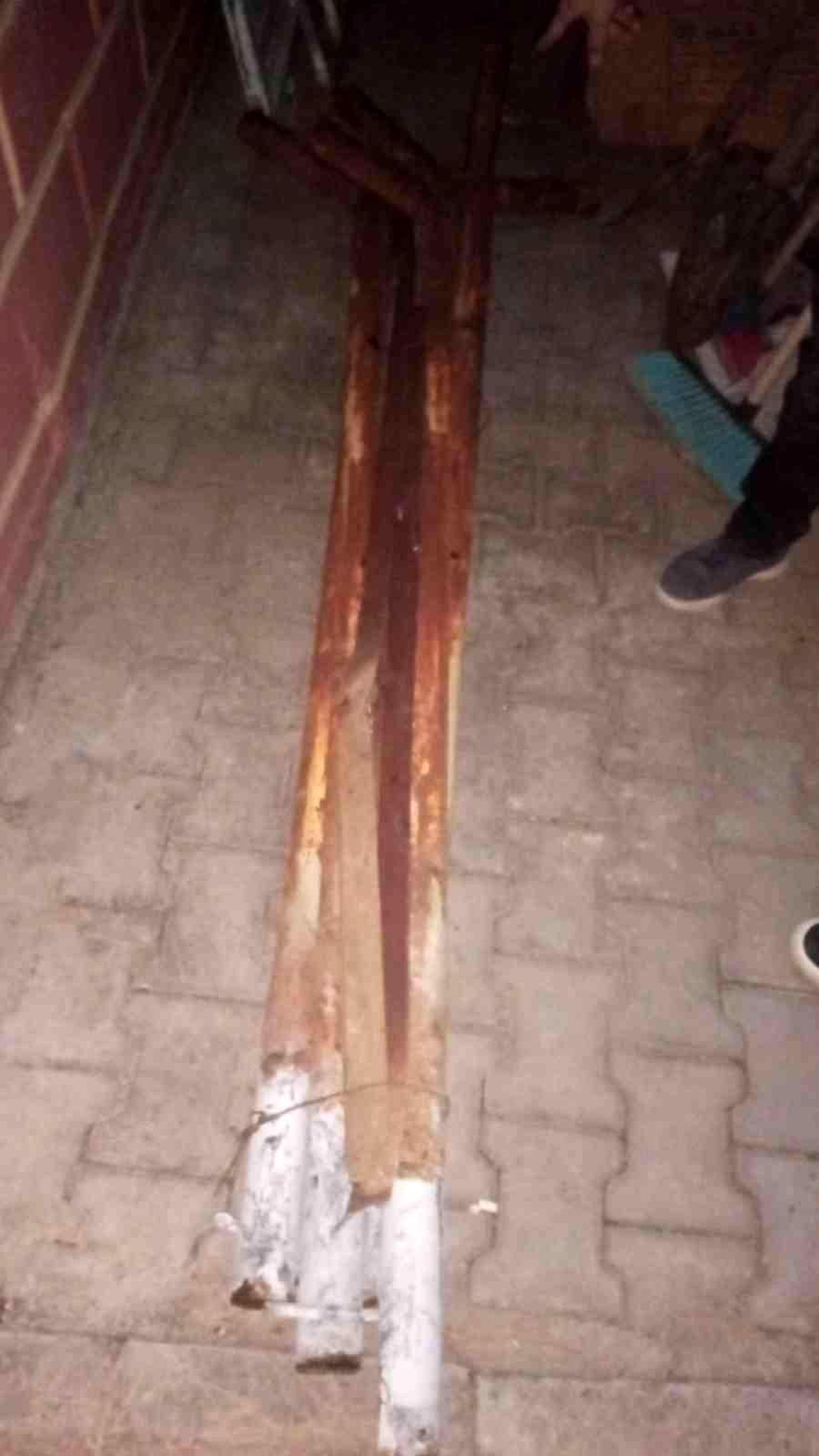 Siirt\'te bahçe direğini çalan hırsız yakalandı